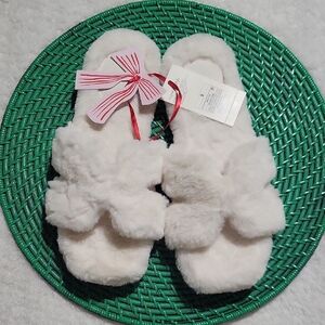 A New Day -White Slippers. NWT Sz 9